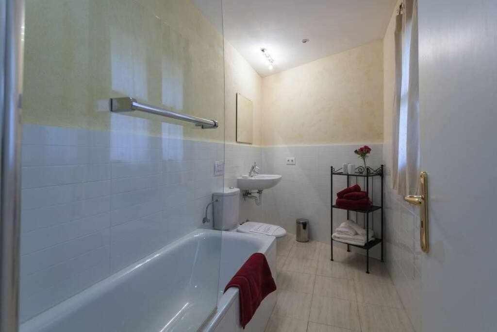 Casa With Air Conditioning And A Roof Terrace With Great Views Semesterbostad